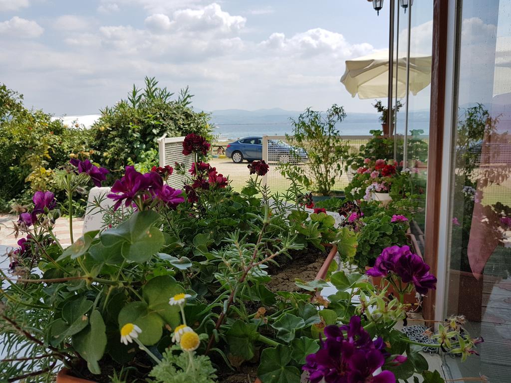 Flora Hotel Burhanli ภายนอก รูปภาพ